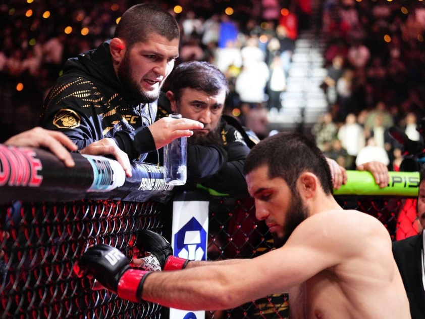 Islam Makhachev và Khabib Nurmagomedov tại UFC 311